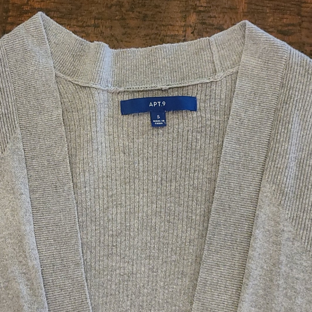 APT 9 cardigan with zipper pockets. S